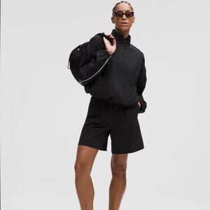 Lululemon Daydrift Pleated High-Rise Short 7" Black/Light Ivory